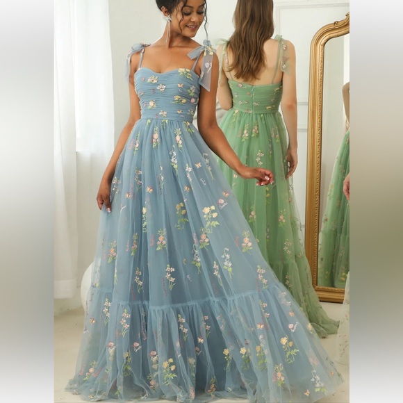 Plus Embroidered Garden Dress - Picture 2 of 16